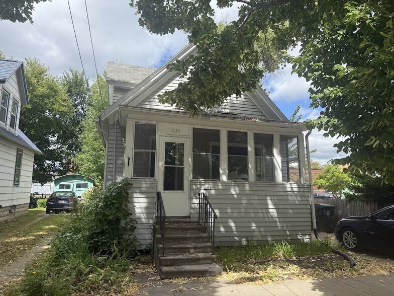 Primary Photo - 1330 Dewey Ct
