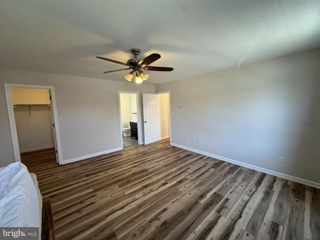 Building Photo - 8460 Colony Cir