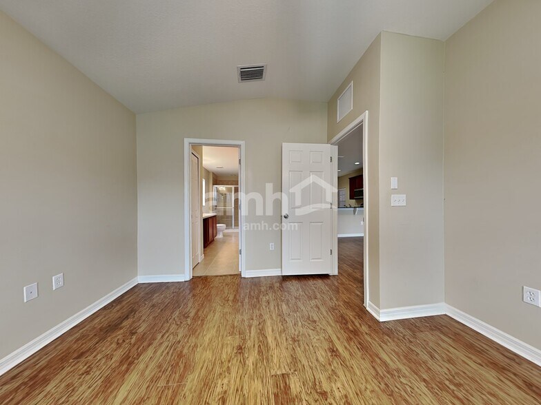 Building Photo - 3905 Constantine Loop