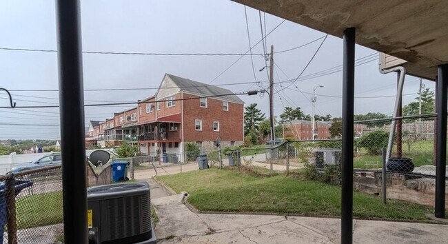 Building Photo - 3 Bedroom Home 21206