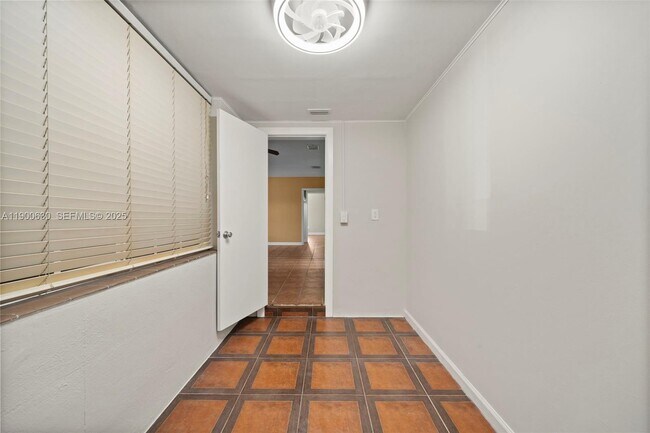 Building Photo - 6150 SW 15th St