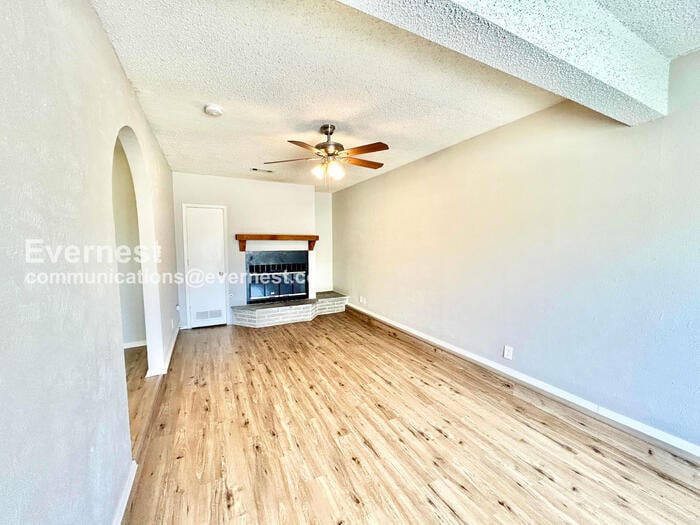 Building Photo - 6315 Silvery Moon Dr