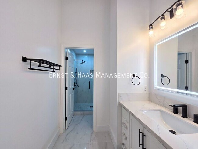 Building Photo - 16810 Picadilly Ln