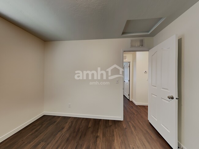 Building Photo - 9963 W Rustica St