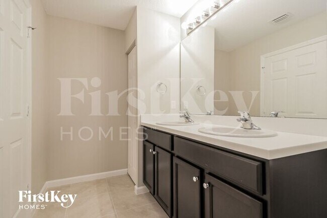 Building Photo - 1182 Jaslo St SE