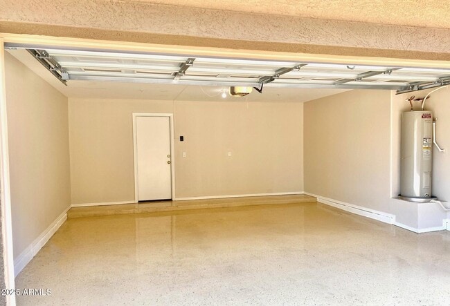 Building Photo - 1225 N 36th St