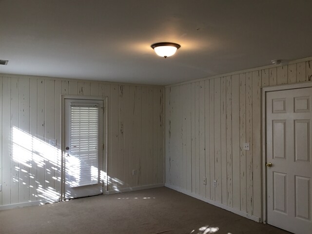 Building Photo - 1813 Day Lily Ln