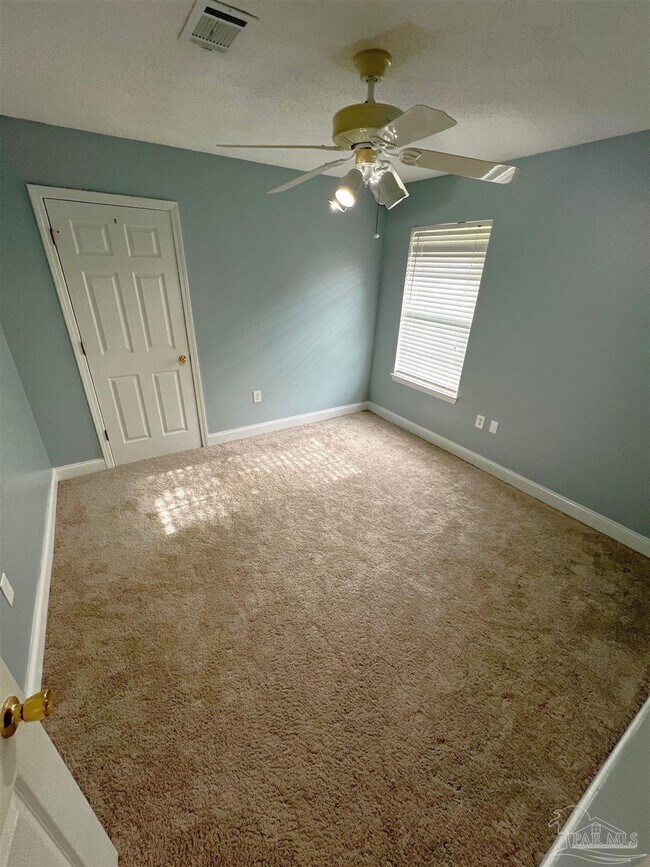 Building Photo - 4804 Ribault Ln