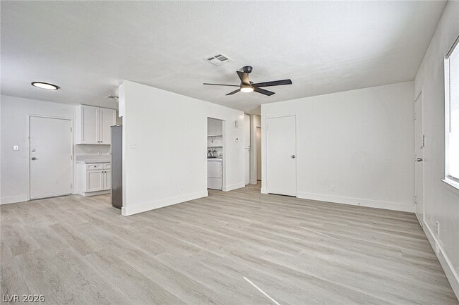 Building Photo - 3481 S Myrtle Ave
