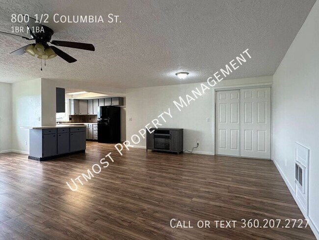 Building Photo - 800 1/2 Columbia St.-