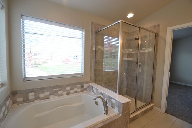 Building Photo - Ranch w/finished Basement with AC and a Gas Stove!