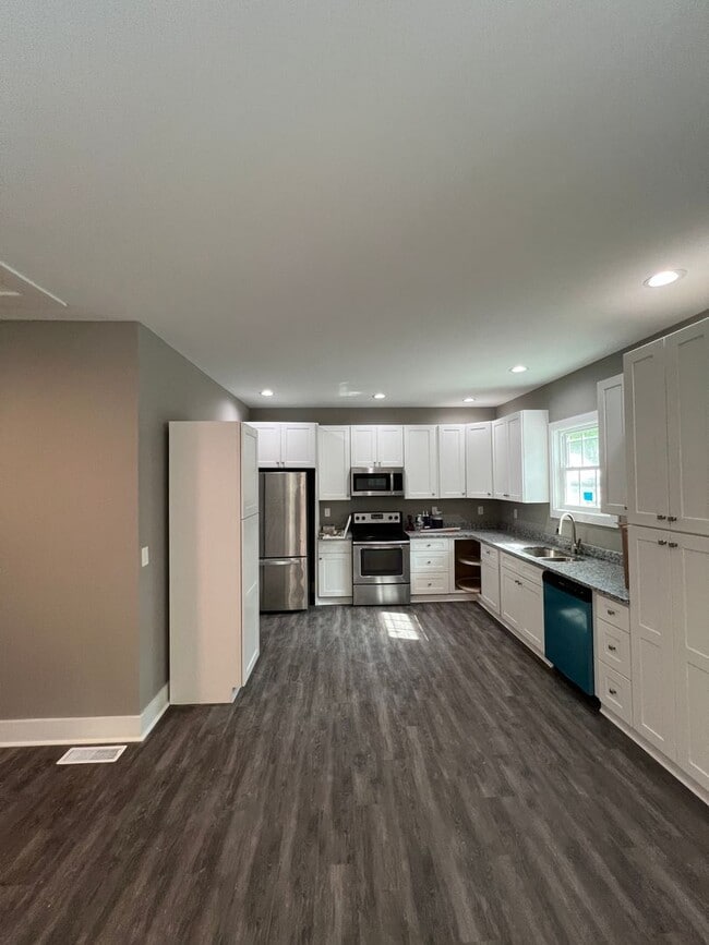 Building Photo - 1327 Park St