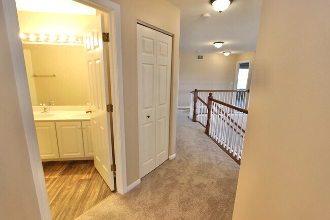 Building Photo - 18376 W Springwood Dr