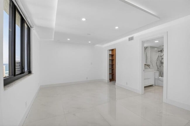 Building Photo - 3420 S Ocean Blvd
