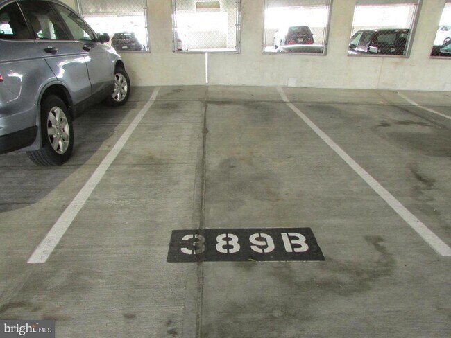 Building Photo - 12945 Centre Park Cir