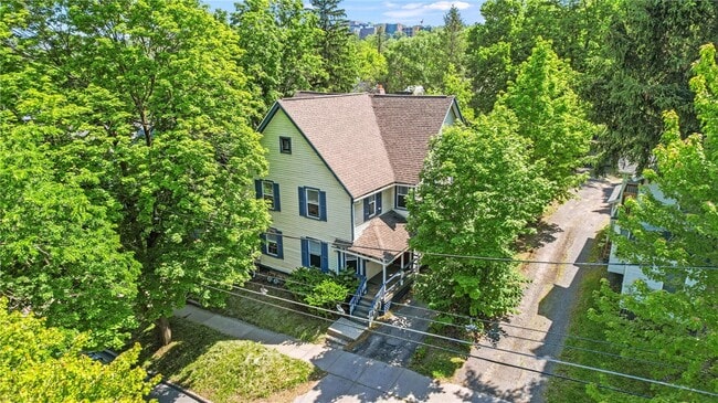 Building Photo - 407 S Aurora St