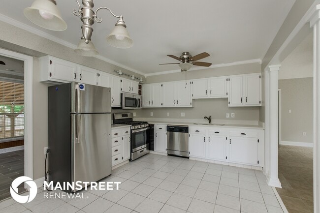 Building Photo - 13701 Dealtry Ln