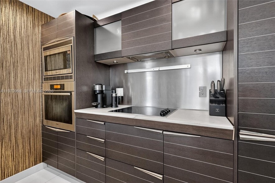 Building Photo - 200 Biscayne Boulevard Way