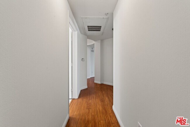 Building Photo - 360 W Ave 26