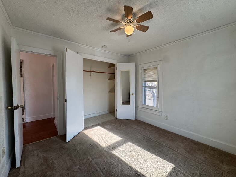 Building Photo - 326 E Vine St