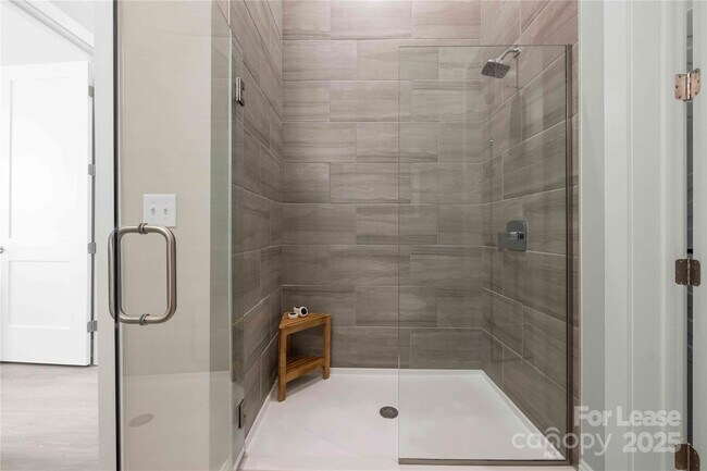 Building Photo - 9035 Lindholm Dr