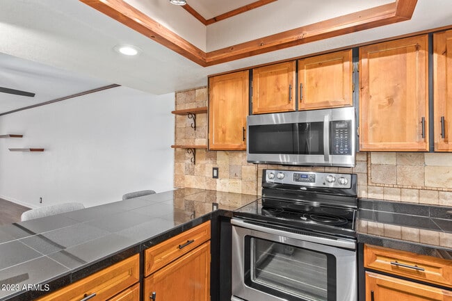 Building Photo - 4150 E Cactus Rd