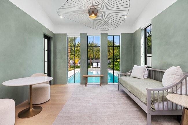 Building Photo - 734 S Ocean Blvd