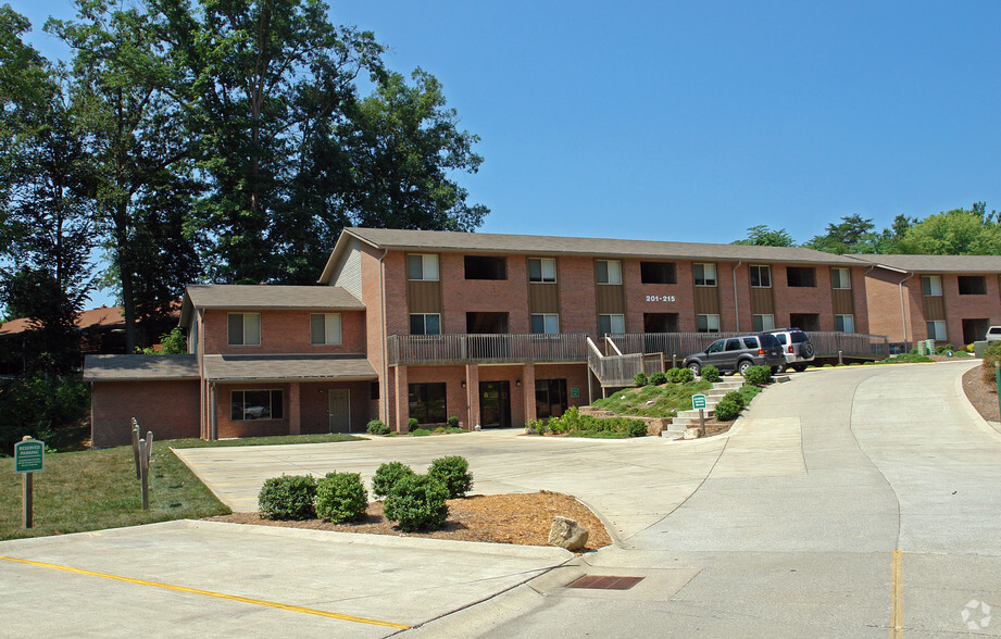 Primary Photo - Garden Park Apartments