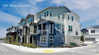 Building Photo - 1713 Central Pkwy