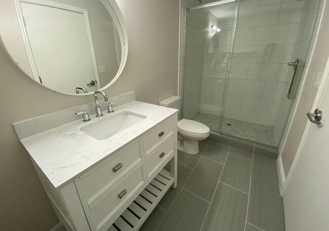Building Photo - 2515 SW 35th Pl
