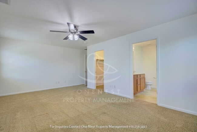 Building Photo - 4 Bedroom, 2 bathroom home with fenced yard