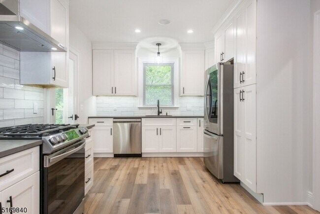 Building Photo - 31-37 Oak Grove Rd