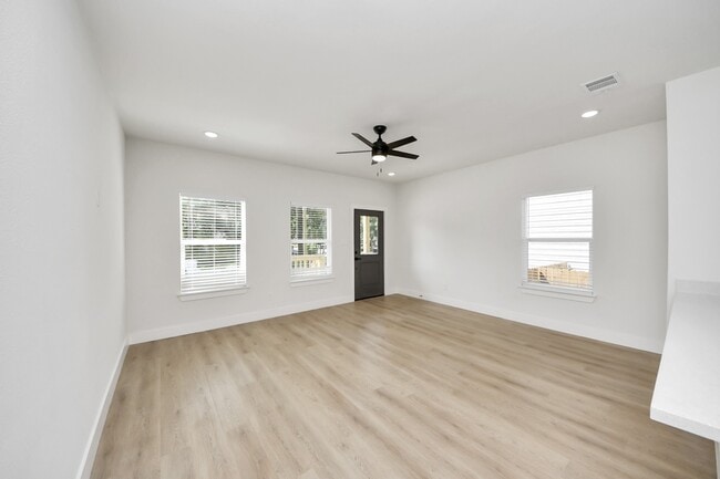 Building Photo - 1314 W Willis St