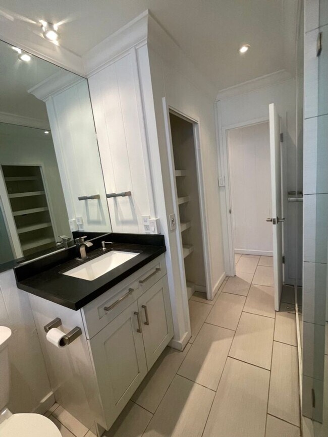 Building Photo - 2 Bedroom, 1 Bath House Across The Street ...