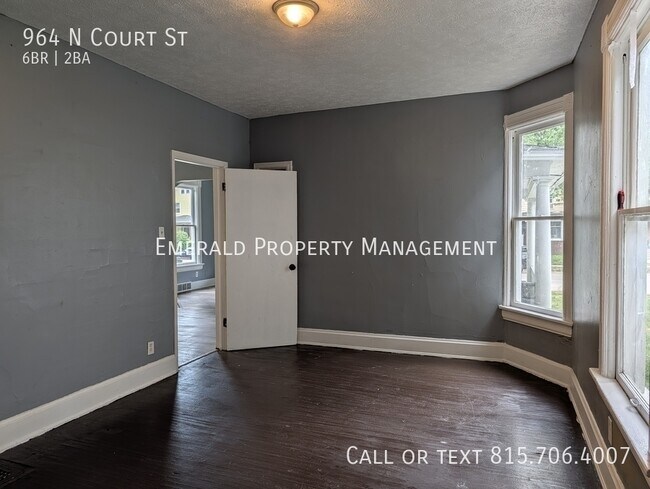 Building Photo - 964 N Court St