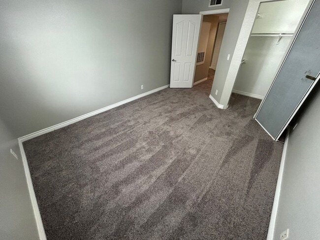 Building Photo - Charming condo in desirable West Las Vegas near Summerlin
