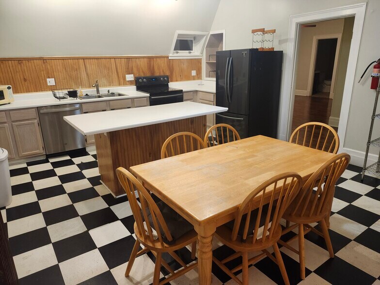 Building Photo - 4387 Westminster Pl