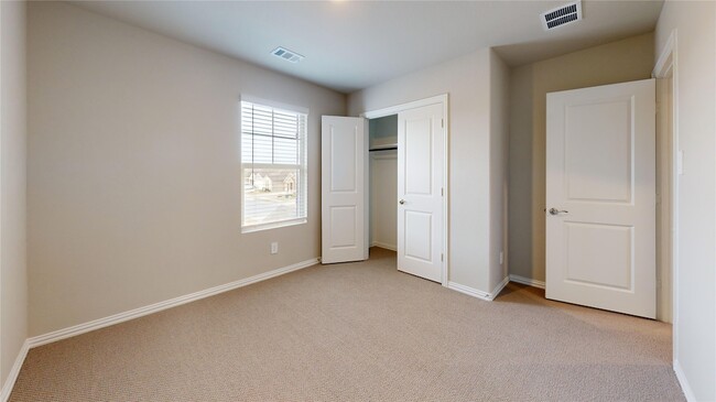 Building Photo - 2102 Dunbar Dr