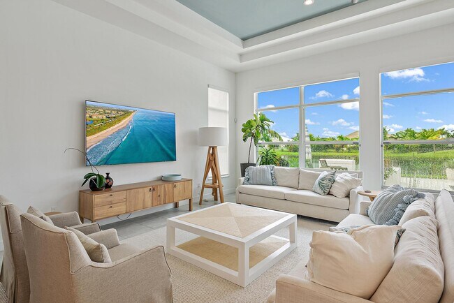 Building Photo - 8270 SE Pennock Trail