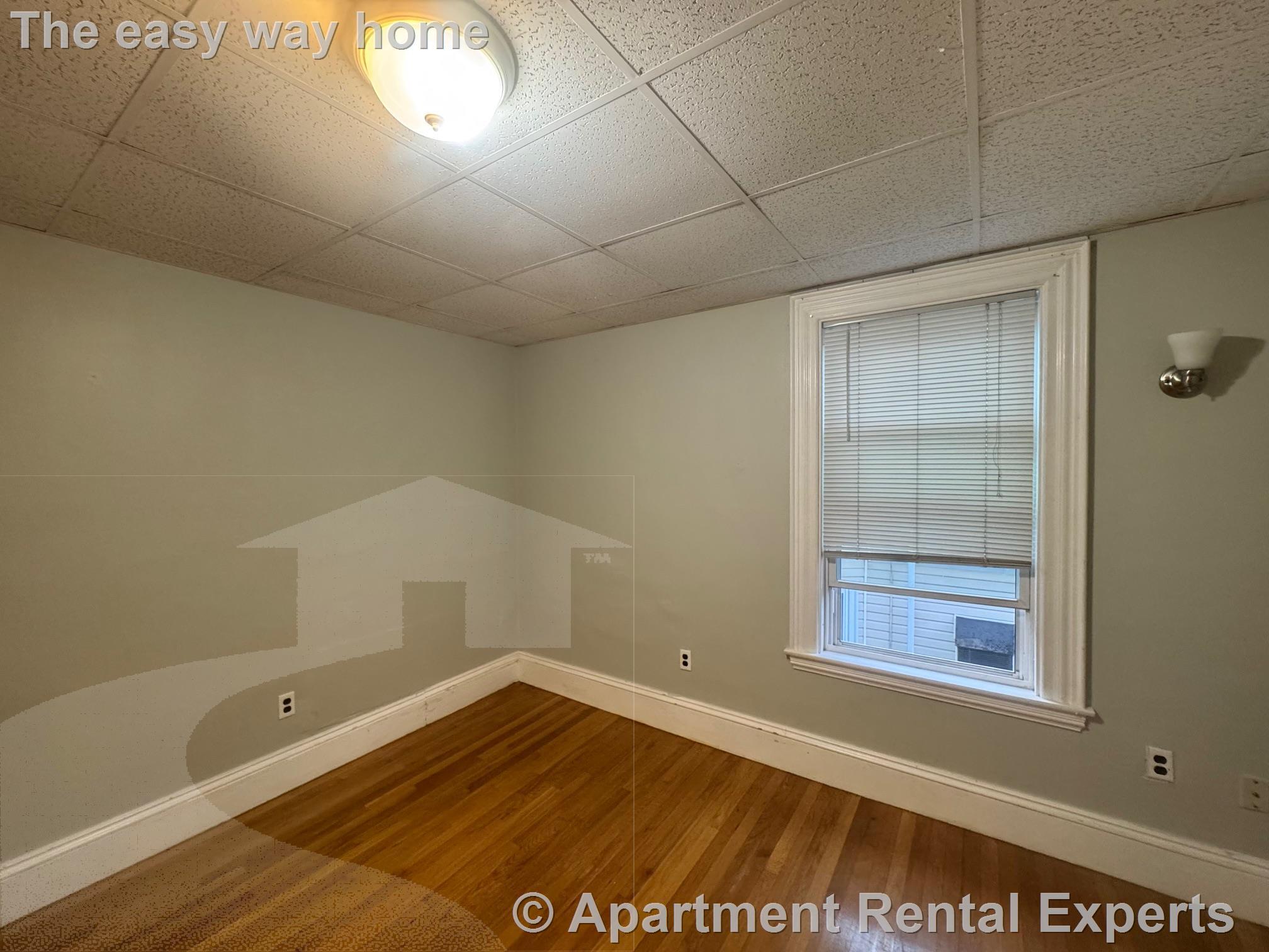 Building Photo - 106 Highland Ave