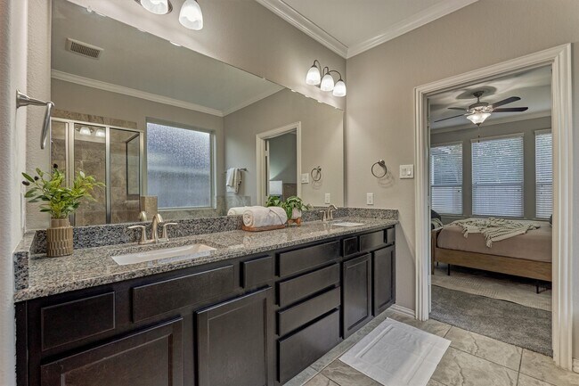 Building Photo - 2437 Branshill Dr