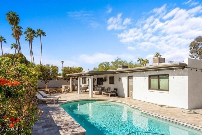 Building Photo - 6547 E Voltaire Ave