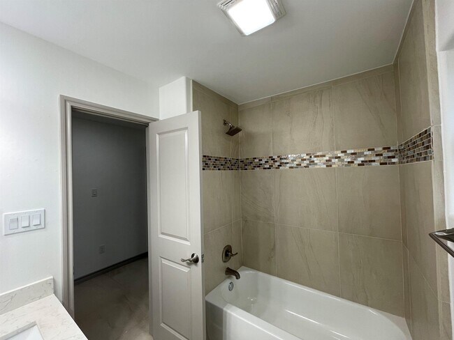 Building Photo - 121 Valladolid Ave