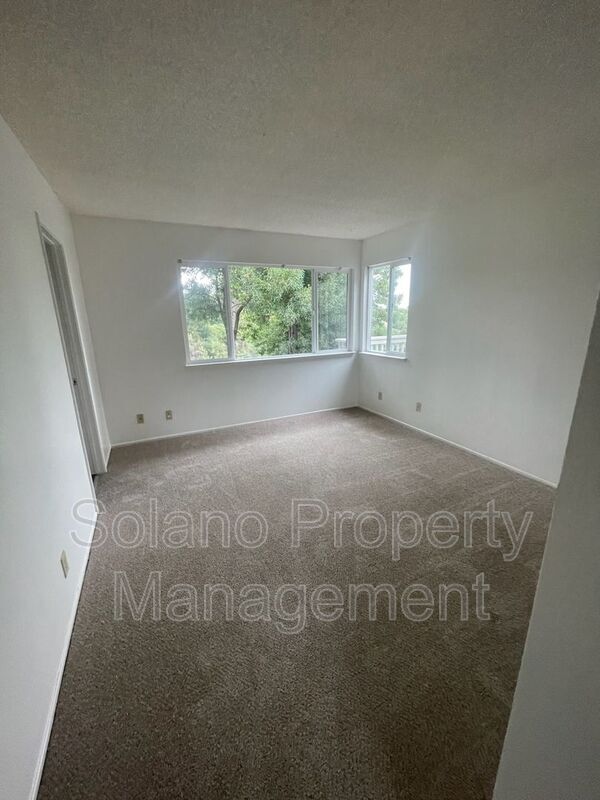 Building Photo - 1816 Shirley Dr