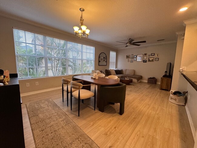 Building Photo - Private Townhouse in Heart of South Tampa