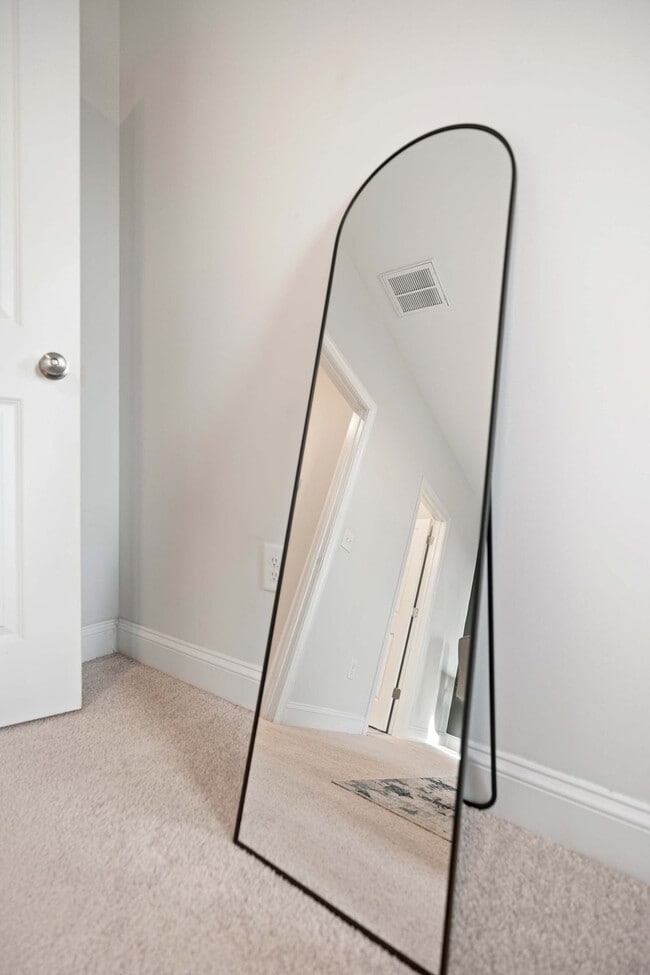 Building Photo - 1010 Falling Rock Pl