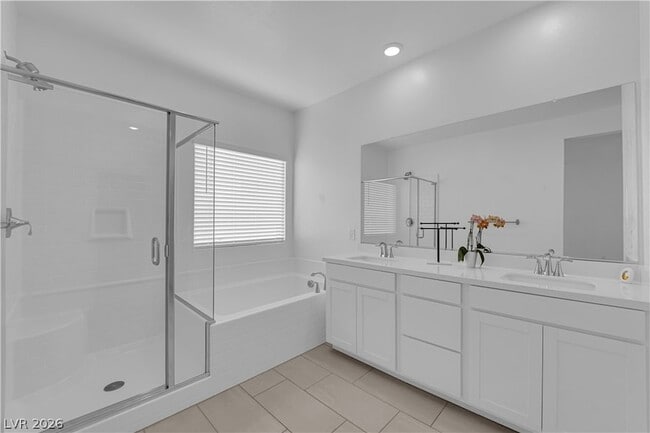 Building Photo - 600 N Carriage Hill Dr