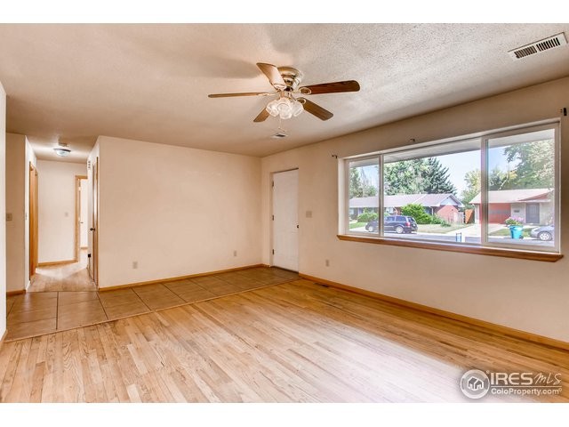 Front living room - 1017 Cragmore Dr