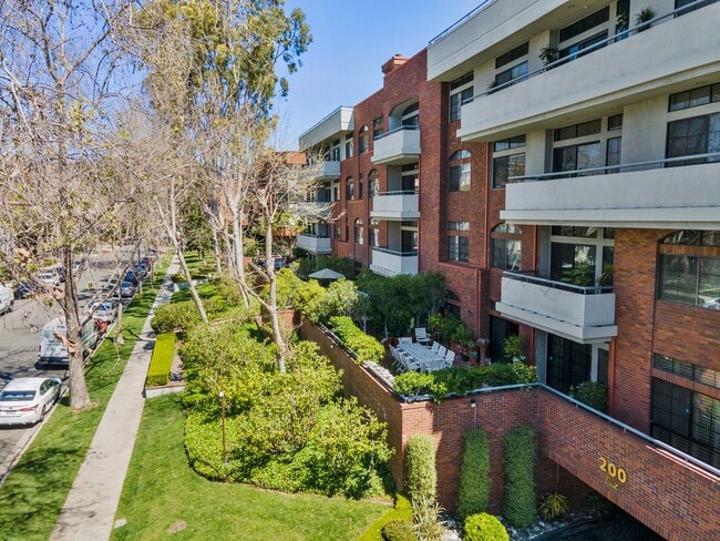 Building Photo - 200 N Swall Dr