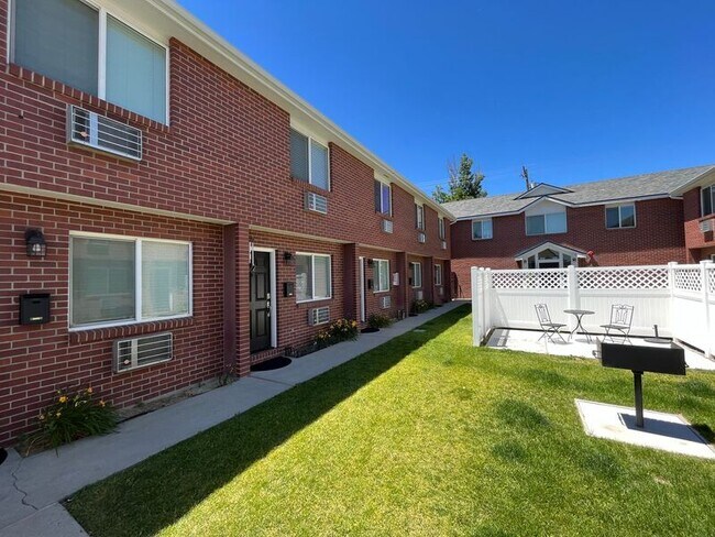 Building Photo - 2590 N Carson St